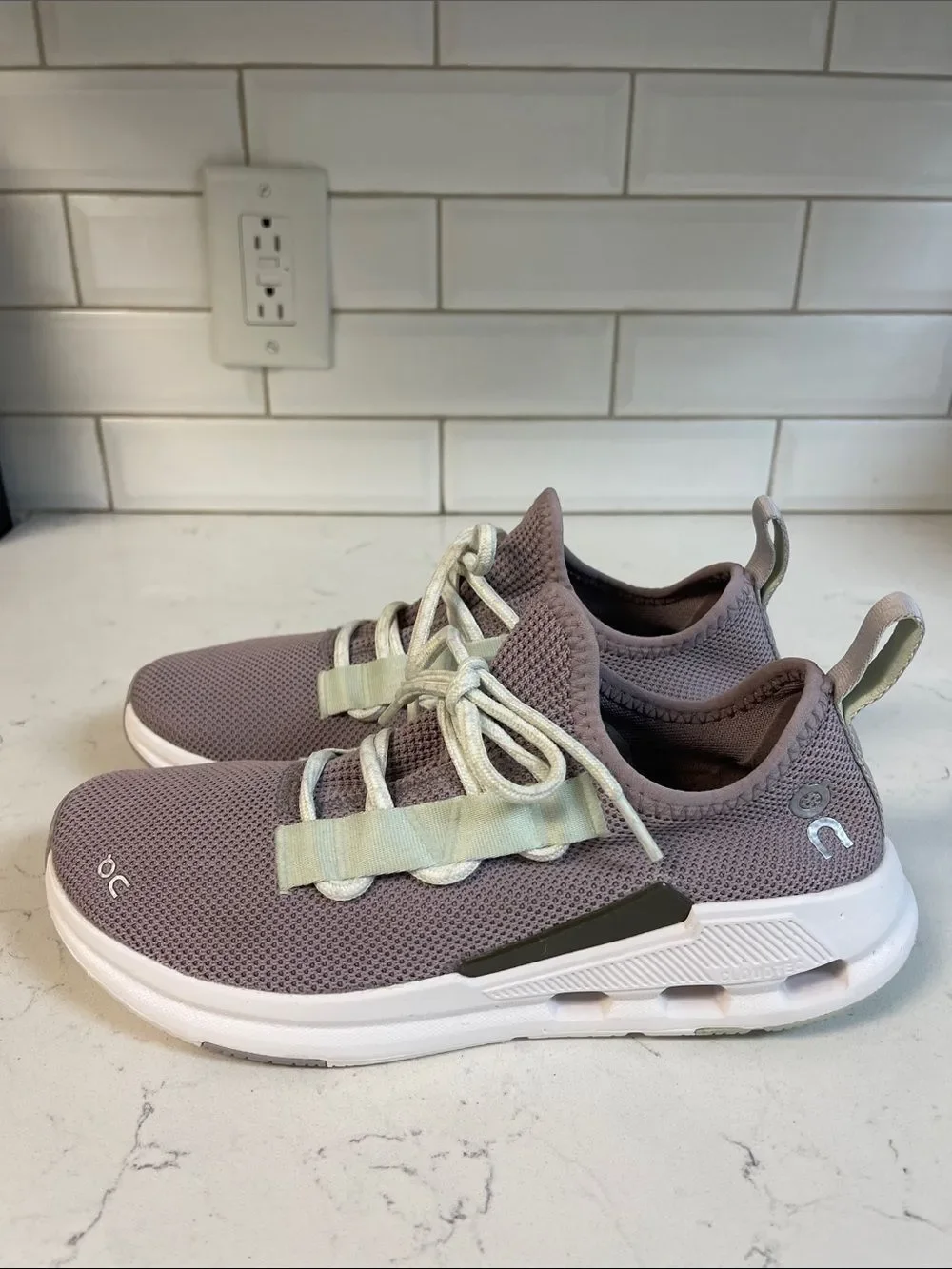 On Running brand running